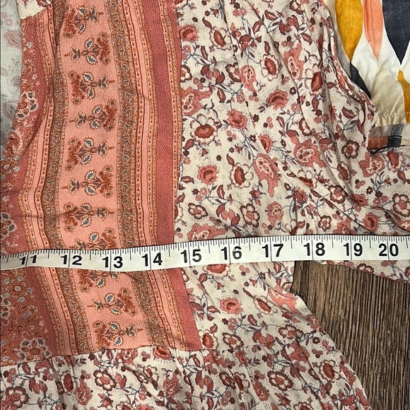 Bundle of 3 Women’s Blouses Tops THML Fever Mason&Belle Boho Blue Pink Size Med - Picture 8 of 16